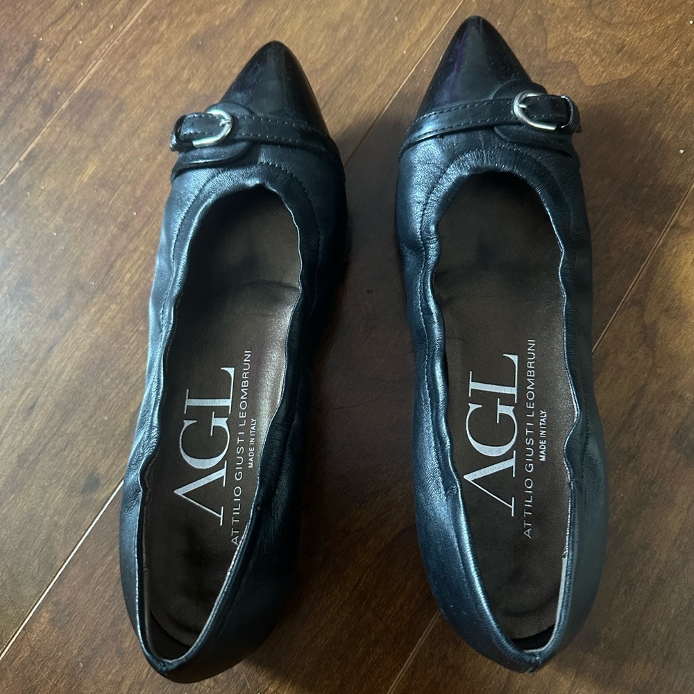 AGL pointed leather ballet flats